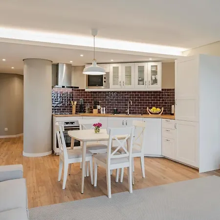 アパート The Boats By An Island *